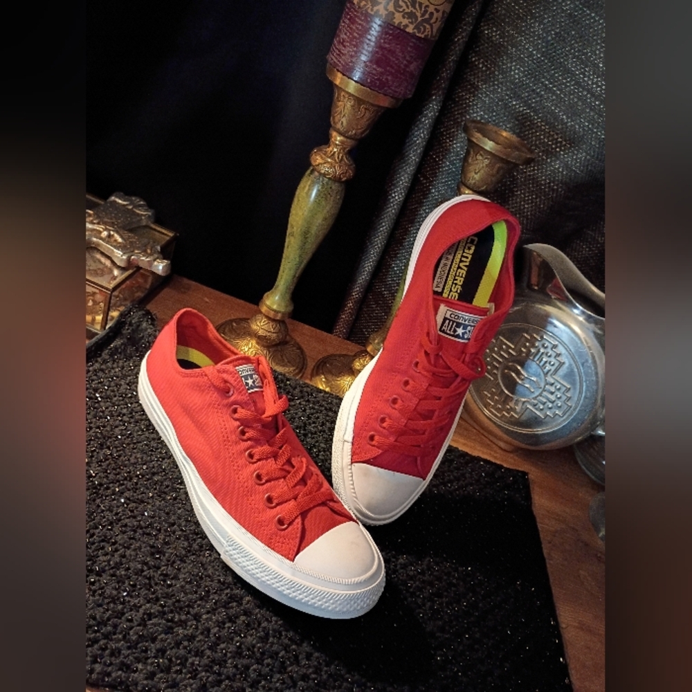 Converse All Star Chuck Taylor II Red White Lunarlon Low Top Sneakers Unisex